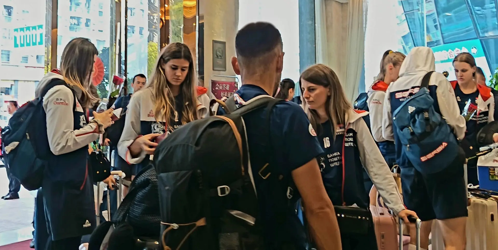 深圳女排精, 尔维亚队今, 期待塞尔维 深圳女排精, 尔维亚队今, 期待塞尔维