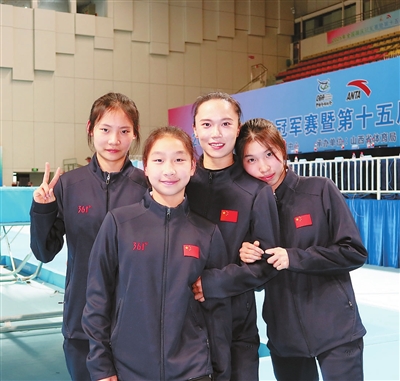 经历了巴黎, entit